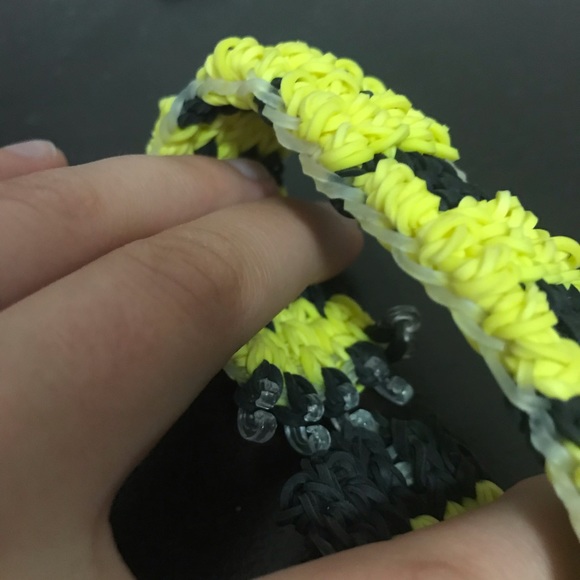 Rainbow loom Batman bracelet - Picture 3 of 4